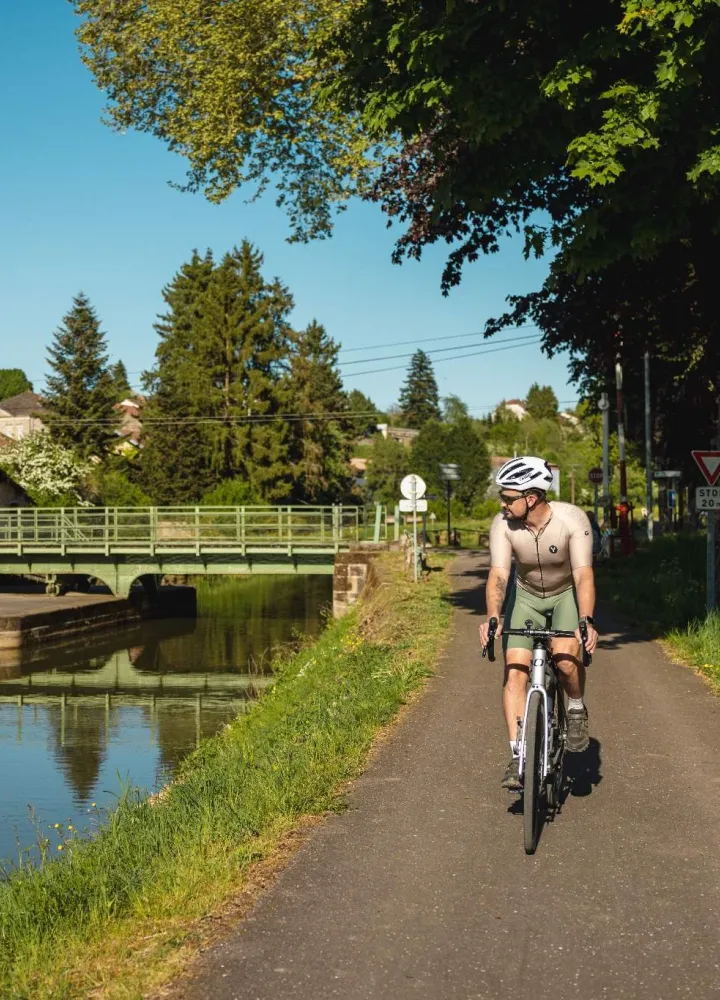 La Voie Bleue à vélo - Haute-Saône - Pont tournant de Selles