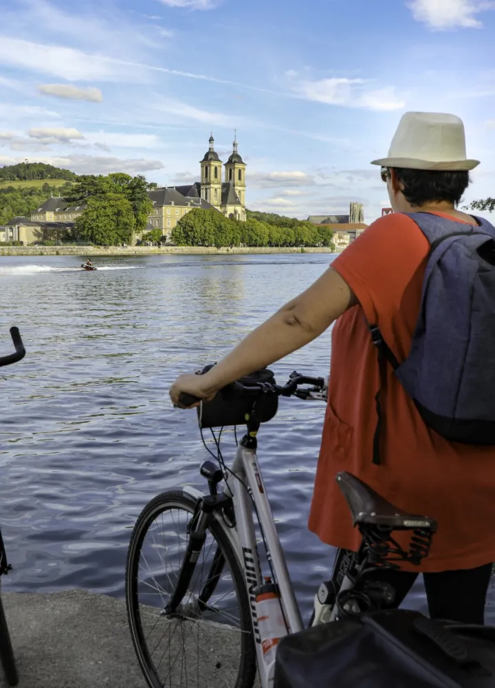 Vue sur l'abbaye des Prémontrés à Pont-à-Mousson - Meurthe-et-Moselle