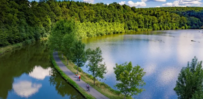 La Voie Bleue entre canal et Moselle vers Charmes