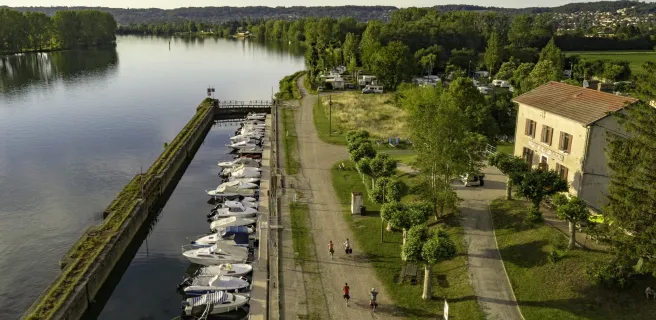 La Maison Eclusière Parcieux 