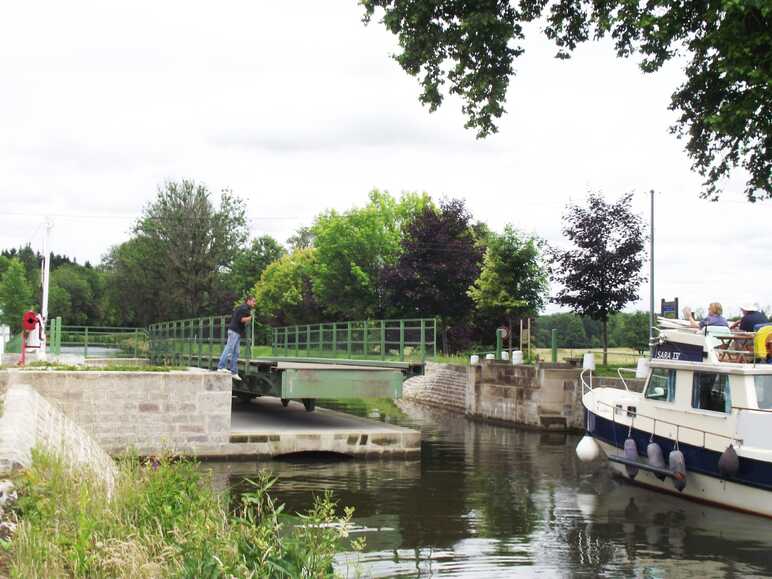 Le pont tournant de Selles